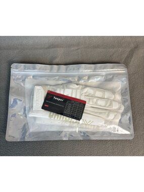Youper Elite Series Youth  (Boys) Football Receiver Gloves White Large NWT's.